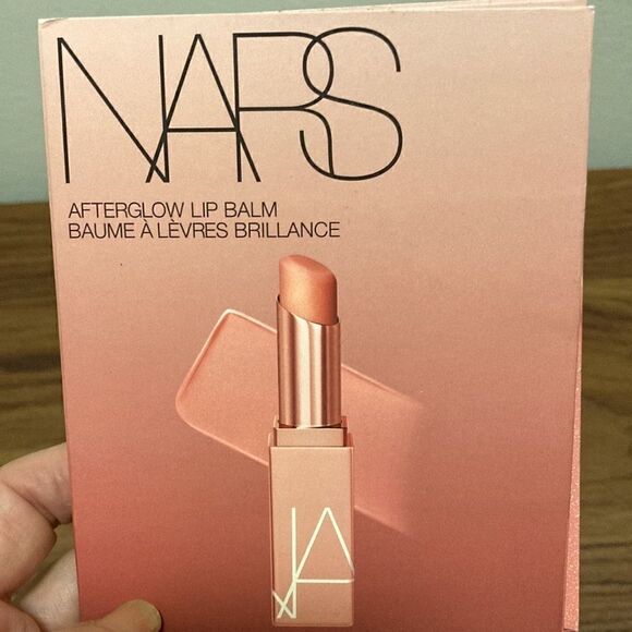 Nars Cosmetic Bag NWT plus Lipstick, Lip Balm and foundation samples. - Picture 3 of 6